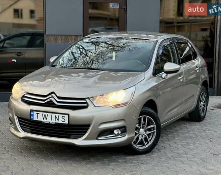 Бежевый Ситроен С4, объемом двигателя 1.6 л и пробегом 248 тыс. км за 8900 $, фото 1 на Automoto.ua