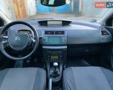 Черный Ситроен С4, объемом двигателя 2 л и пробегом 245 тыс. км за 4450 $, фото 34 на Automoto.ua