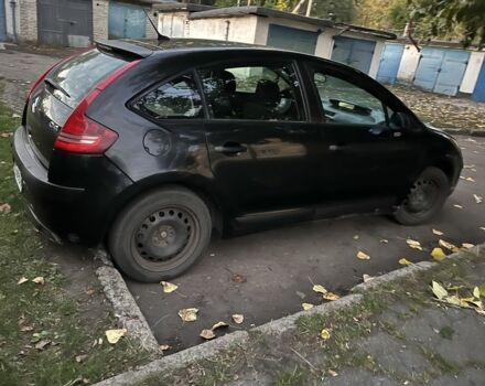 Черный Ситроен С4, объемом двигателя 1.6 л и пробегом 204 тыс. км за 2800 $, фото 1 на Automoto.ua