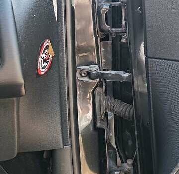 Черный Ситроен С4, объемом двигателя 1.6 л и пробегом 242 тыс. км за 4300 $, фото 13 на Automoto.ua