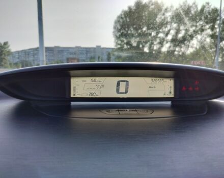 Черный Ситроен С4, объемом двигателя 1.6 л и пробегом 326 тыс. км за 3200 $, фото 8 на Automoto.ua