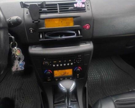 Черный Ситроен С4, объемом двигателя 1.59 л и пробегом 172 тыс. км за 4700 $, фото 4 на Automoto.ua