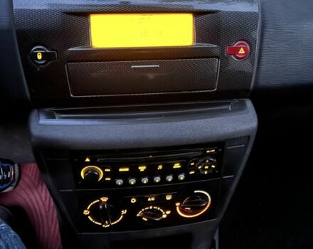 Черный Ситроен С4, объемом двигателя 1.6 л и пробегом 204 тыс. км за 2800 $, фото 13 на Automoto.ua