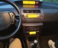 Черный Ситроен С4, объемом двигателя 1.6 л и пробегом 228 тыс. км за 3850 $, фото 4 на Automoto.ua