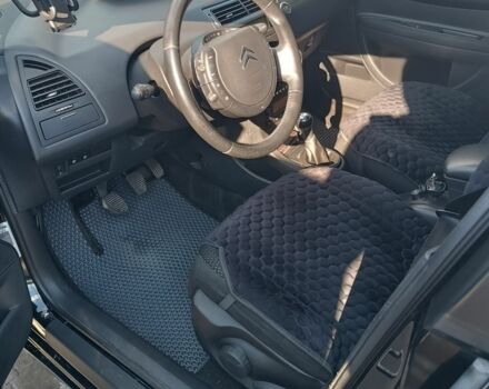 Черный Ситроен С4, объемом двигателя 1.6 л и пробегом 176 тыс. км за 3800 $, фото 6 на Automoto.ua