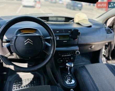 Черный Ситроен С4, объемом двигателя 1.6 л и пробегом 113 тыс. км за 4000 $, фото 4 на Automoto.ua