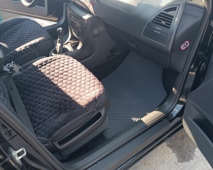 Черный Ситроен С4, объемом двигателя 1.6 л и пробегом 176 тыс. км за 3800 $, фото 7 на Automoto.ua