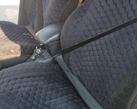 Черный Ситроен С4, объемом двигателя 1.6 л и пробегом 176 тыс. км за 3800 $, фото 8 на Automoto.ua