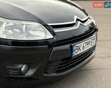 Черный Ситроен С4, объемом двигателя 1.6 л и пробегом 220 тыс. км за 3400 $, фото 15 на Automoto.ua