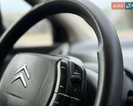 Черный Ситроен С4, объемом двигателя 1.6 л и пробегом 220 тыс. км за 3400 $, фото 36 на Automoto.ua