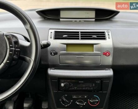 Черный Ситроен С4, объемом двигателя 1.6 л и пробегом 220 тыс. км за 3400 $, фото 48 на Automoto.ua