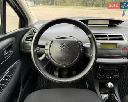 Черный Ситроен С4, объемом двигателя 1.6 л и пробегом 220 тыс. км за 3400 $, фото 50 на Automoto.ua