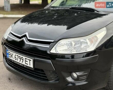 Черный Ситроен С4, объемом двигателя 1.6 л и пробегом 220 тыс. км за 3400 $, фото 4 на Automoto.ua