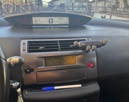 Черный Ситроен С4, объемом двигателя 1.6 л и пробегом 271 тыс. км за 5450 $, фото 5 на Automoto.ua