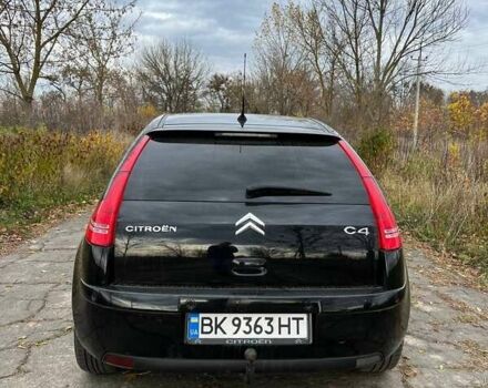 Черный Ситроен С4, объемом двигателя 1.6 л и пробегом 333 тыс. км за 5800 $, фото 2 на Automoto.ua