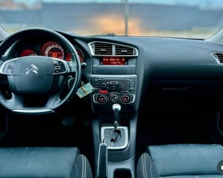 Черный Ситроен С4, объемом двигателя 1.6 л и пробегом 110 тыс. км за 6500 $, фото 7 на Automoto.ua