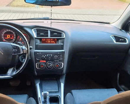 Чорний Сітроен С4, об'ємом двигуна 1.6 л та пробігом 112 тис. км за 8350 $, фото 5 на Automoto.ua