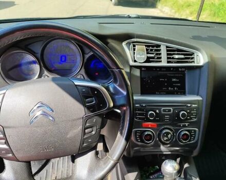 Черный Ситроен С4, объемом двигателя 1.6 л и пробегом 146 тыс. км за 8500 $, фото 7 на Automoto.ua