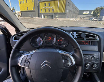 Черный Ситроен С4, объемом двигателя 1.56 л и пробегом 220 тыс. км за 6300 $, фото 4 на Automoto.ua