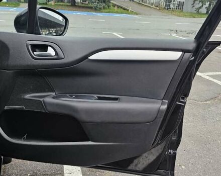 Черный Ситроен С4, объемом двигателя 1.59 л и пробегом 150 тыс. км за 4000 $, фото 24 на Automoto.ua