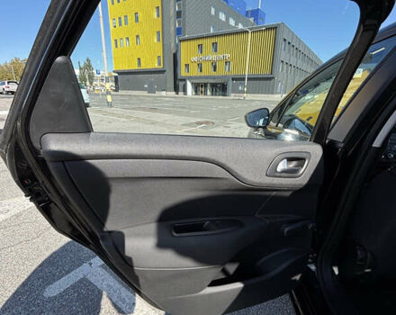 Черный Ситроен С4, объемом двигателя 1.56 л и пробегом 220 тыс. км за 6300 $, фото 11 на Automoto.ua