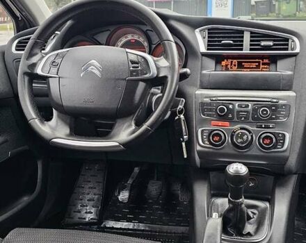 Черный Ситроен С4, объемом двигателя 1.59 л и пробегом 150 тыс. км за 4000 $, фото 20 на Automoto.ua