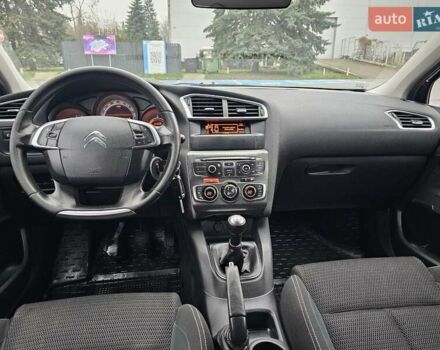 Черный Ситроен С4, объемом двигателя 1.59 л и пробегом 150 тыс. км за 4000 $, фото 23 на Automoto.ua