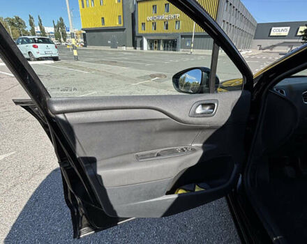 Черный Ситроен С4, объемом двигателя 1.56 л и пробегом 220 тыс. км за 6300 $, фото 9 на Automoto.ua