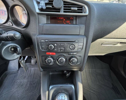 Черный Ситроен С4, объемом двигателя 1.56 л и пробегом 220 тыс. км за 6300 $, фото 6 на Automoto.ua