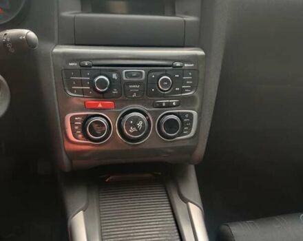 Черный Ситроен С4, объемом двигателя 1.56 л и пробегом 320 тыс. км за 8300 $, фото 5 на Automoto.ua