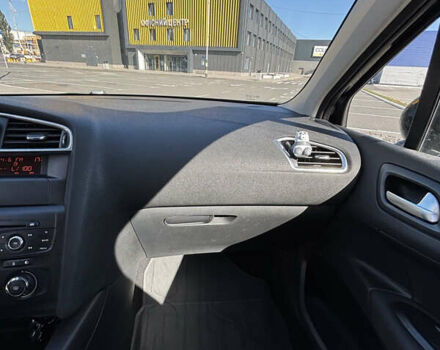 Черный Ситроен С4, объемом двигателя 1.56 л и пробегом 220 тыс. км за 6300 $, фото 7 на Automoto.ua