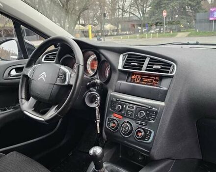 Черный Ситроен С4, объемом двигателя 1.59 л и пробегом 150 тыс. км за 4000 $, фото 26 на Automoto.ua