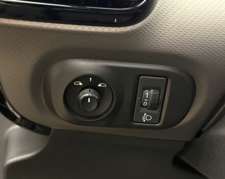 Чорний Сітроен С4, об'ємом двигуна 1.6 л та пробігом 181 тис. км за 9999 $, фото 14 на Automoto.ua