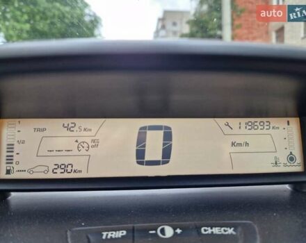 Черный Ситроен С4, объемом двигателя 1.59 л и пробегом 120 тыс. км за 4400 $, фото 10 на Automoto.ua