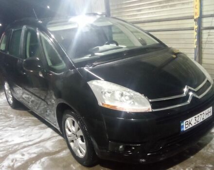 Черный Ситроен С4, объемом двигателя 2 л и пробегом 248 тыс. км за 3950 $, фото 2 на Automoto.ua