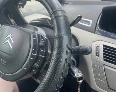 Черный Ситроен С4, объемом двигателя 1.6 л и пробегом 290 тыс. км за 4900 $, фото 7 на Automoto.ua