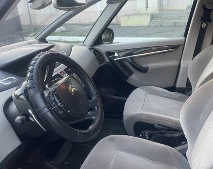 Черный Ситроен С4, объемом двигателя 1.6 л и пробегом 290 тыс. км за 4900 $, фото 5 на Automoto.ua