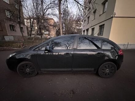 Черный Ситроен С4, объемом двигателя 1.4 л и пробегом 331 тыс. км за 3000 $, фото 1 на Automoto.ua