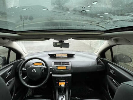 Черный Ситроен С4, объемом двигателя 1.6 л и пробегом 315 тыс. км за 3000 $, фото 1 на Automoto.ua