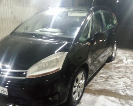 Черный Ситроен С4, объемом двигателя 2 л и пробегом 248 тыс. км за 3950 $, фото 1 на Automoto.ua