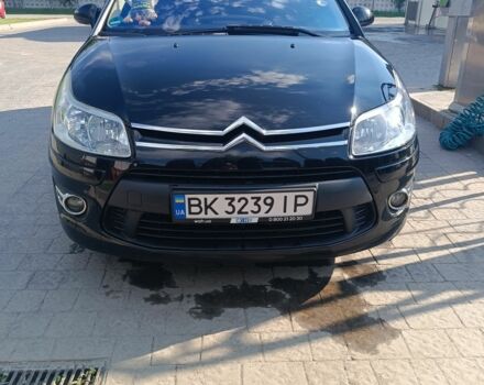 Черный Ситроен С4, объемом двигателя 1.6 л и пробегом 176 тыс. км за 3800 $, фото 1 на Automoto.ua