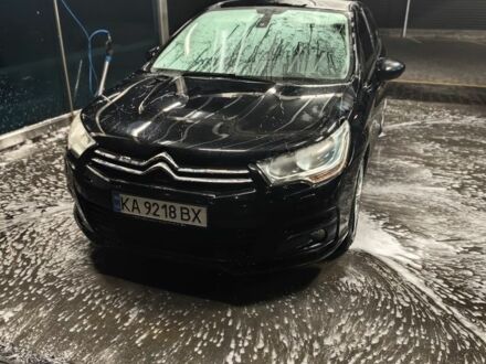 Черный Ситроен С4, объемом двигателя 1.6 л и пробегом 360 тыс. км за 6000 $, фото 1 на Automoto.ua
