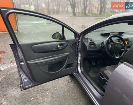 Фиолетовый Ситроен С4, объемом двигателя 1.6 л и пробегом 296 тыс. км за 4400 $, фото 9 на Automoto.ua