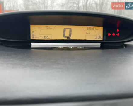 Фиолетовый Ситроен С4, объемом двигателя 1.6 л и пробегом 296 тыс. км за 4400 $, фото 3 на Automoto.ua