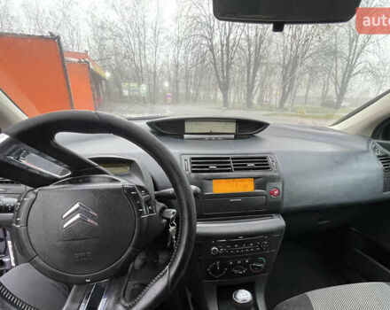 Фиолетовый Ситроен С4, объемом двигателя 1.6 л и пробегом 296 тыс. км за 4400 $, фото 8 на Automoto.ua