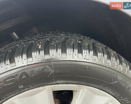 Фиолетовый Ситроен С4, объемом двигателя 1.6 л и пробегом 296 тыс. км за 4400 $, фото 4 на Automoto.ua