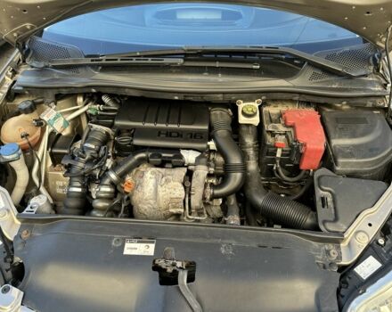 Коричневый Ситроен С4, объемом двигателя 1.6 л и пробегом 255 тыс. км за 5200 $, фото 4 на Automoto.ua