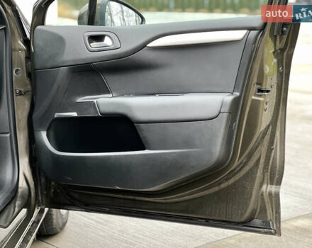 Коричневый Ситроен С4, объемом двигателя 1.56 л и пробегом 255 тыс. км за 7500 $, фото 28 на Automoto.ua