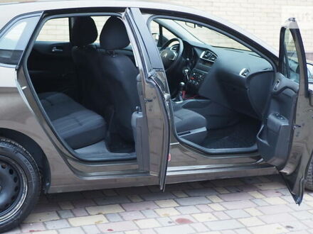 Коричневый Ситроен С4, объемом двигателя 1.6 л и пробегом 167 тыс. км за 6950 $, фото 1 на Automoto.ua