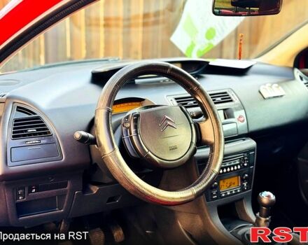 Красный Ситроен С4, объемом двигателя 1.6 л и пробегом 130 тыс. км за 3600 $, фото 8 на Automoto.ua